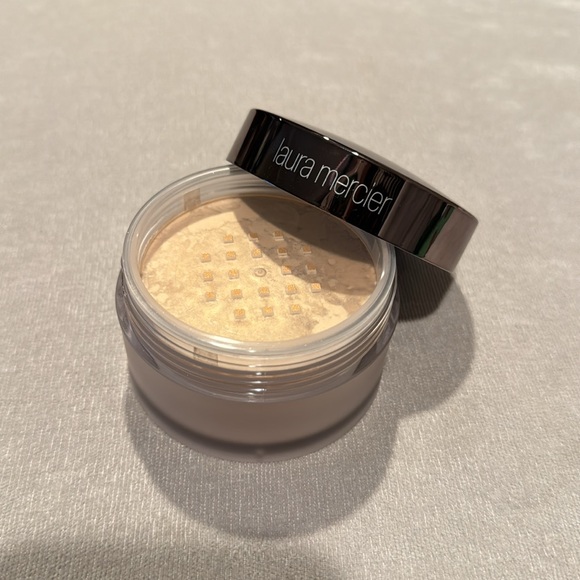 NEW Laura Mercier Translucent Loose Setting Powder Glow Finish Full Size - Picture 2 of 2